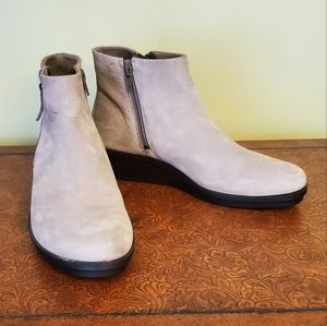 ECCO Skyler Side Zip Ankle Boot